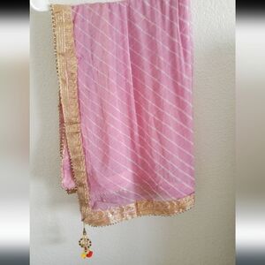 Chiffon leheriya  pink Dupatta with gotapatti and pearl border with latkans